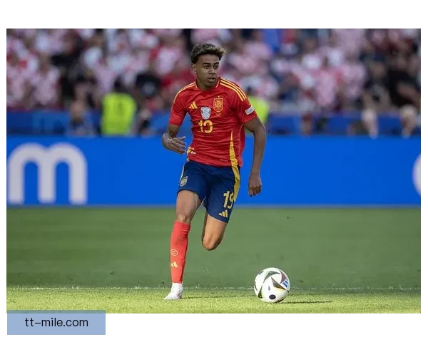 亚马尔荣膺2024欧洲杯最佳年轻球员 打破记录展现无限潜力